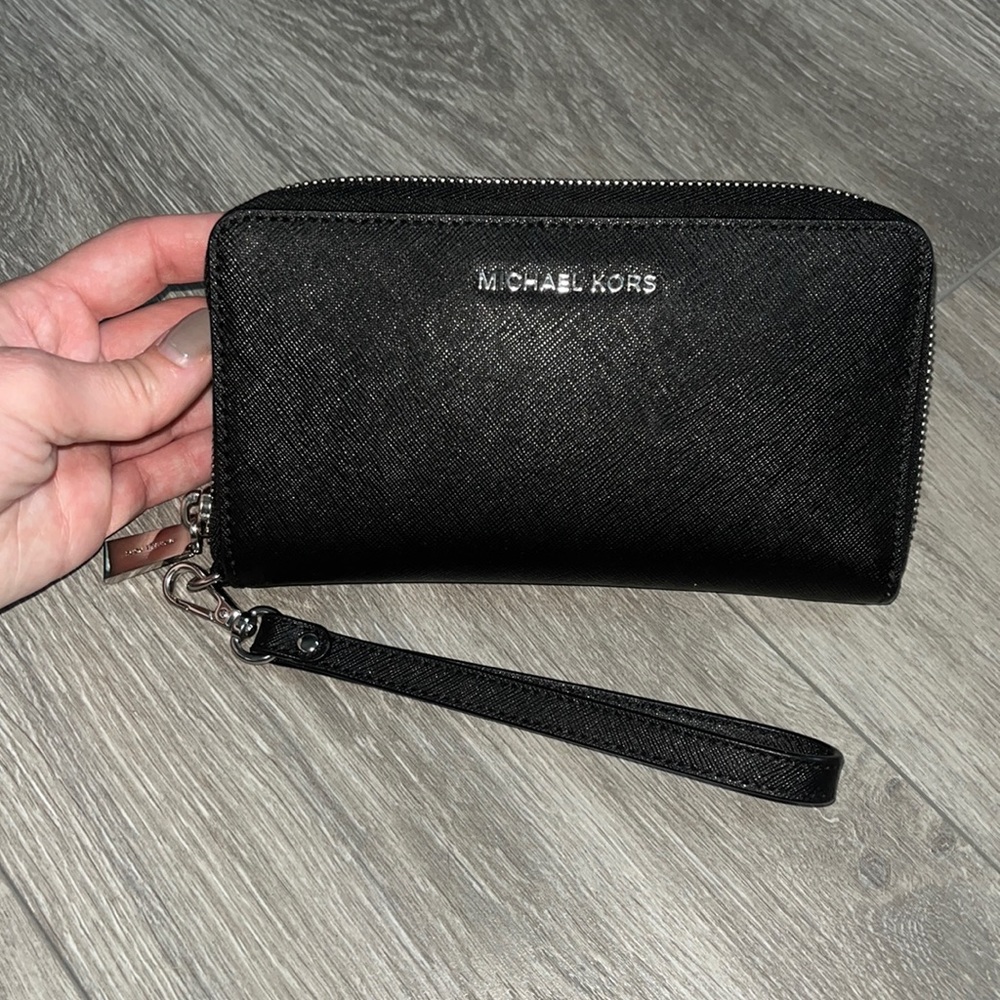 Michael Kors wristlet wallet